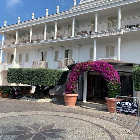 Hotel Tiffany فركاتشورو المظهر الخارجي الصورة