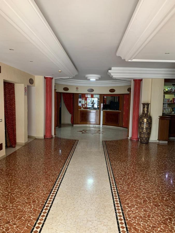 Hotel Tiffany فركاتشورو المظهر الخارجي الصورة