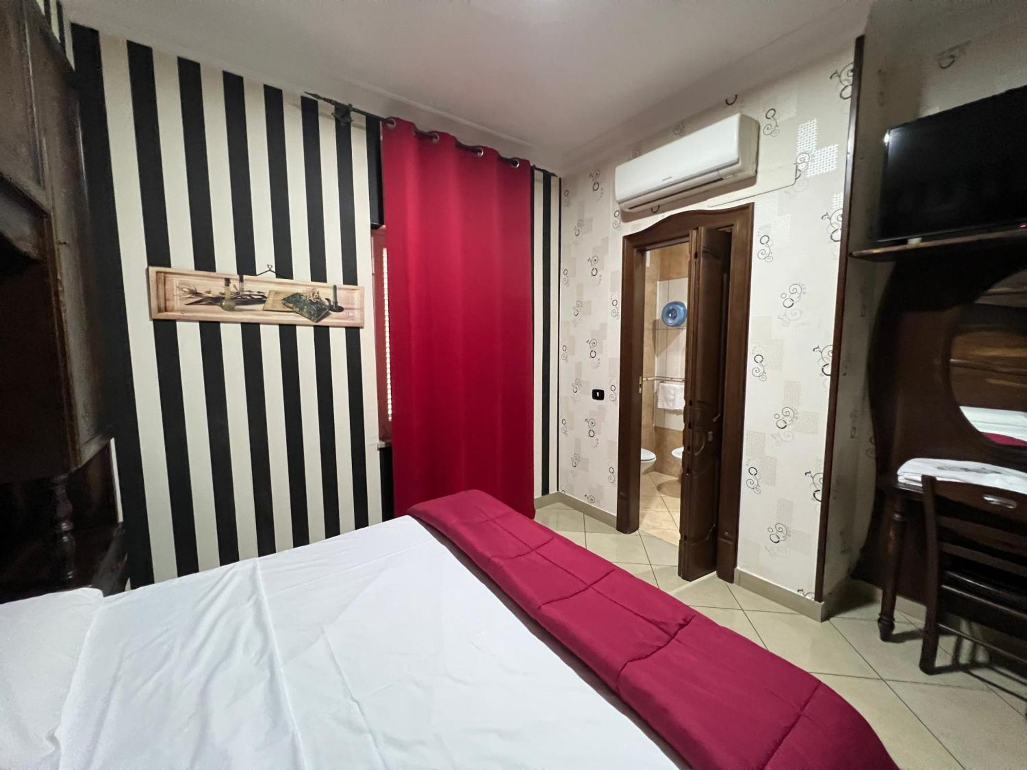 Hotel Tiffany فركاتشورو المظهر الخارجي الصورة