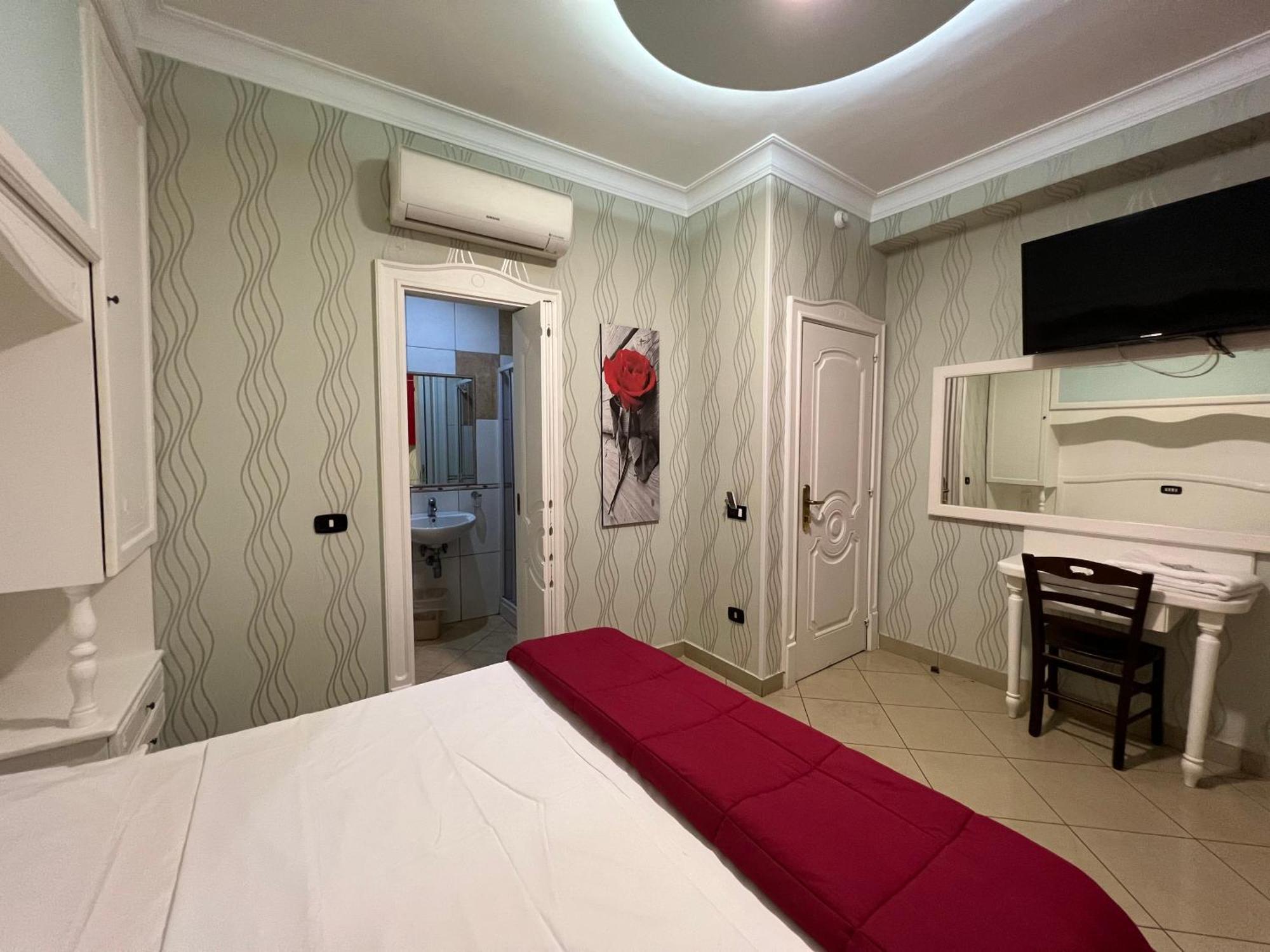 Hotel Tiffany فركاتشورو المظهر الخارجي الصورة